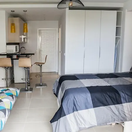Estudio En Benalbeach * ベナルマデナ